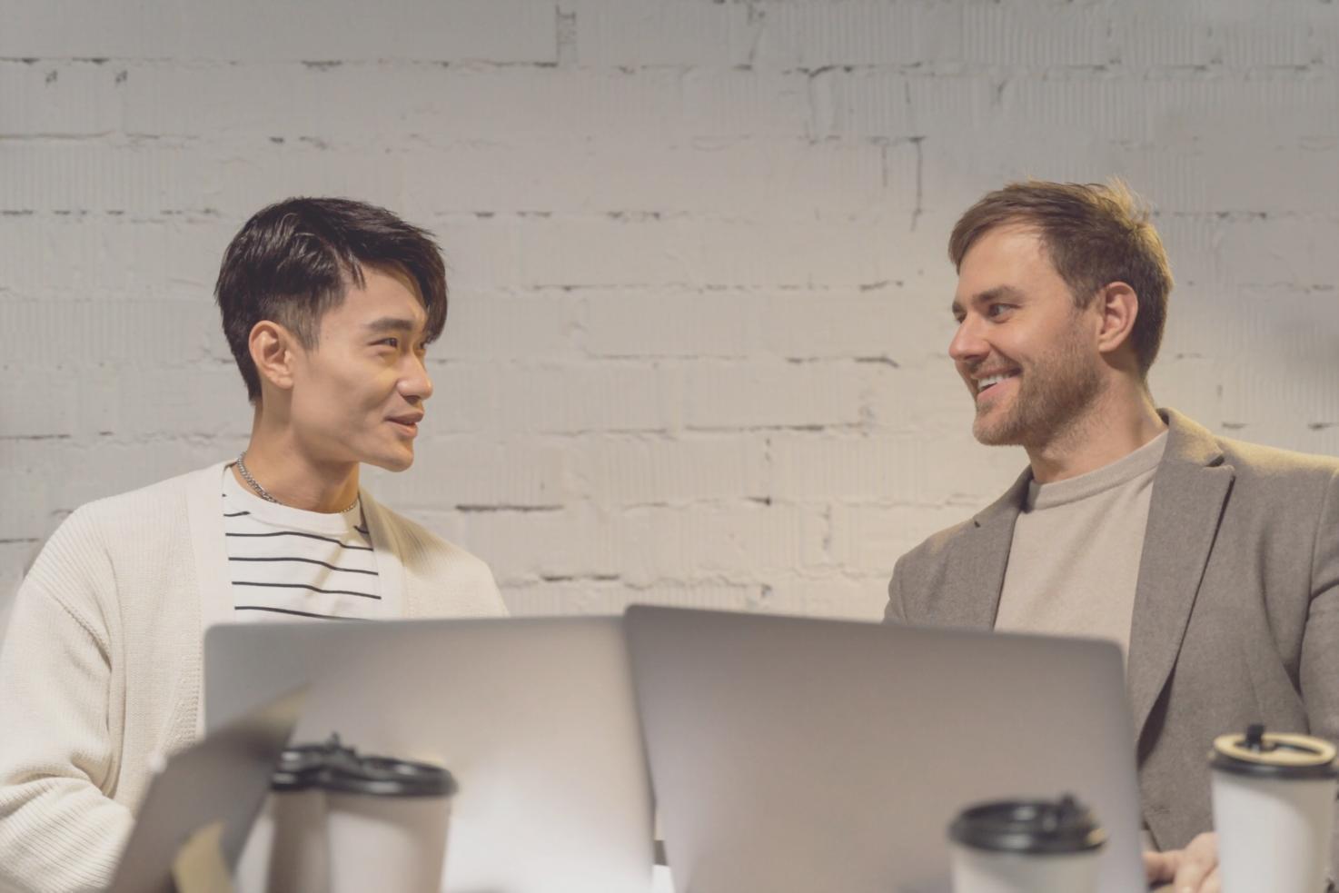 Teamarbeit an Finanzprojekten und Strategieentwicklung