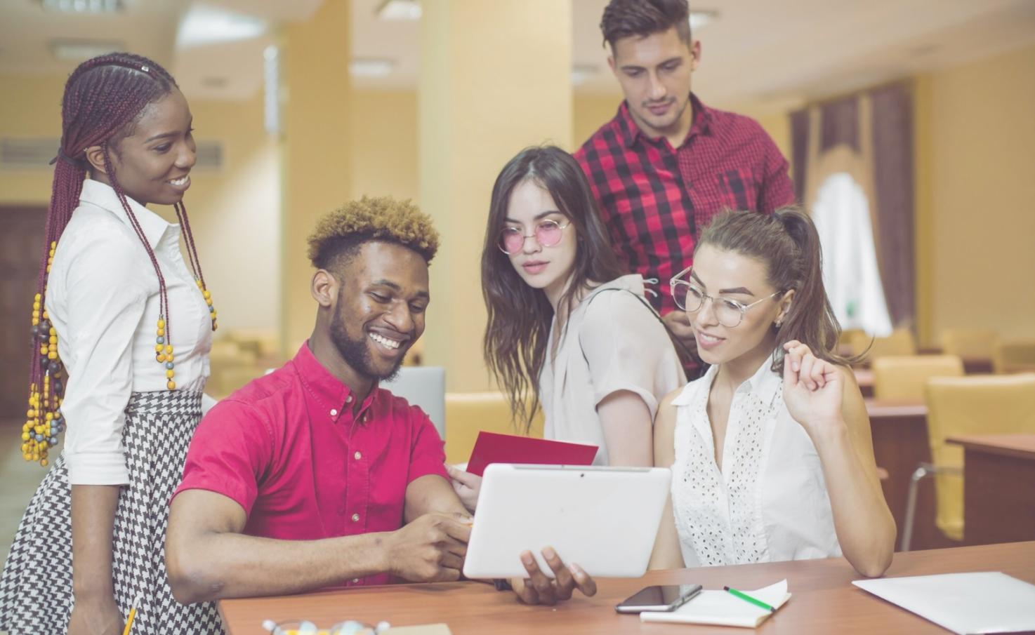 lumetavira Team bei der Arbeit